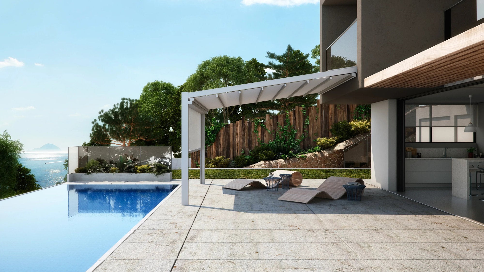 Pergola autoportante con copertura in tessuto installata su terrazza con piscina vista mare, affiancata da lettini e arredi da esterno.