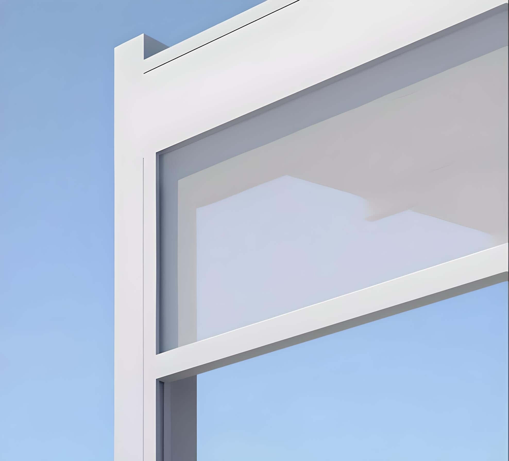 Dettaglio della struttura in alluminio della tenda a pergola Fusion di Pratic, sotto un cielo azzurro.