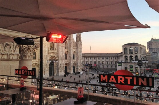 Riscaldatore Heliosa su una terrazza con vista sul Duomo di Milano