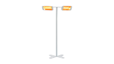 Heliosa Tower su supporto mobile bianco con due riscaldatori orientabili.